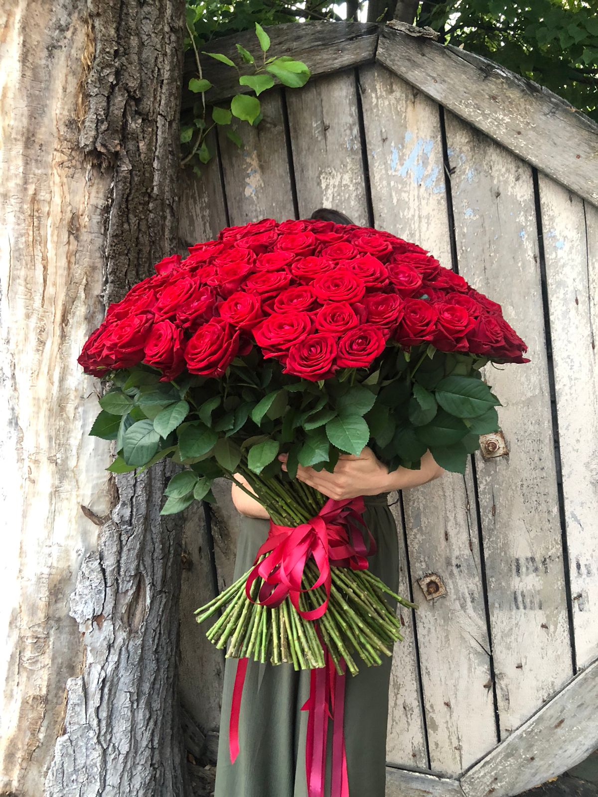 Букет из 151 красной розы ( 70 см)