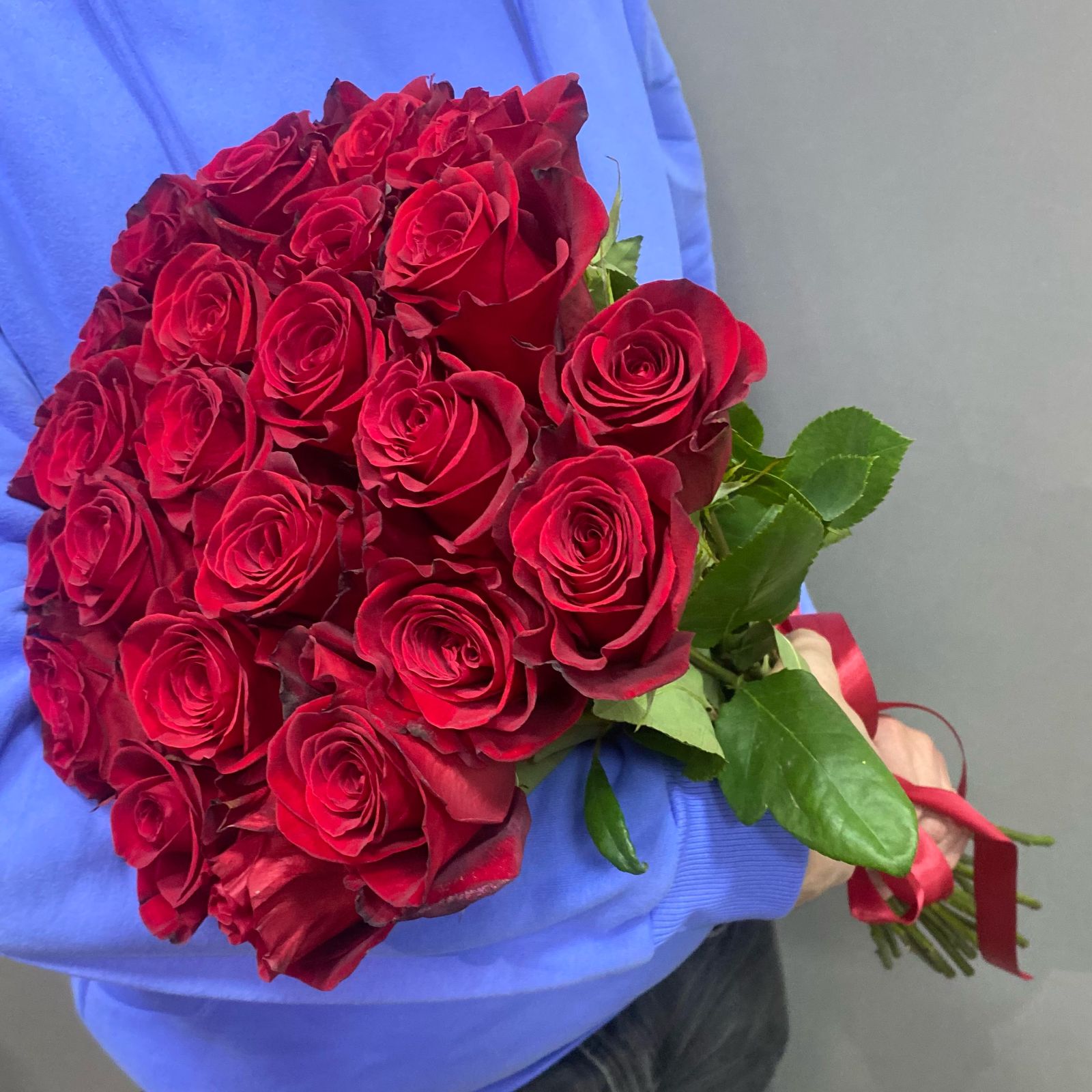 Букет из 25 красных Эквадорских роз