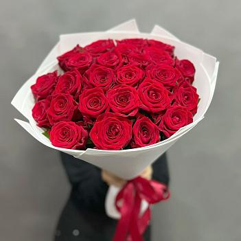 Букет из 25 красных роз в белом фоамиране ( 50 см)