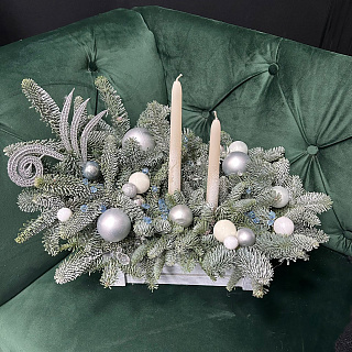 Белый ящик с Новогодним декором и 2-мя свечами