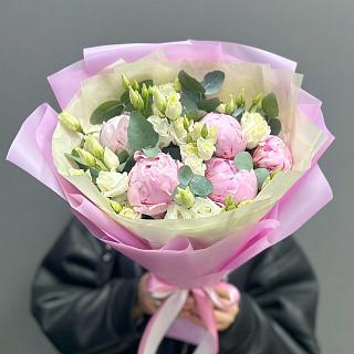Микс из 5 пионов Сара Бернар и белой эустомы