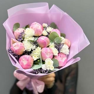 Микс из пионов Гардения, диантуса и лимониума