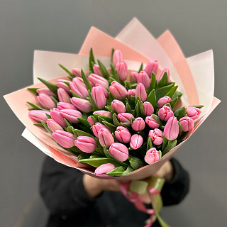 Букет из 49 розовых тюльпанов