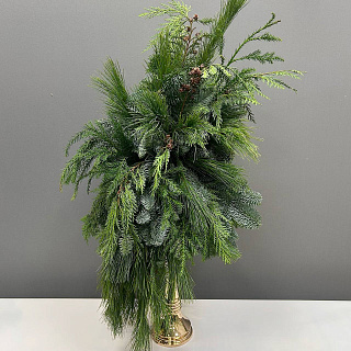 Авторская елка на золотом подсвечнике без декора 