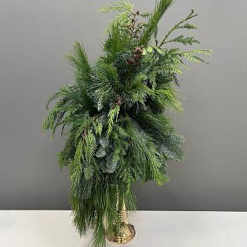 Авторская елка на золотом подсвечнике без декора 