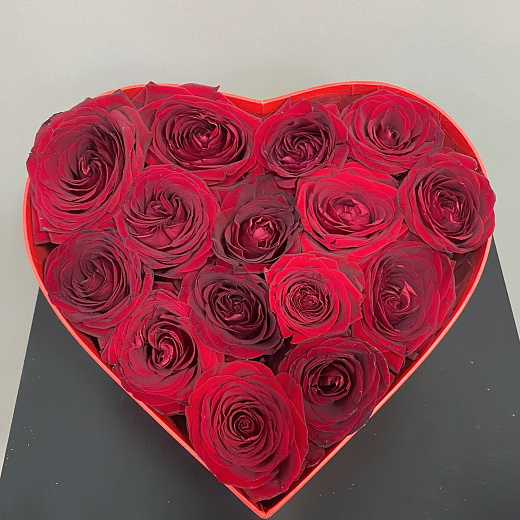 Розы в коробке в форме сердца, 15 штук