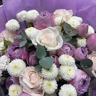 Микс из роз и хризантем 