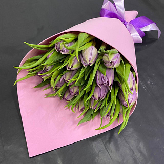 Букет из 25 пионовидных тюльпанов Дабл прайс в розовом фоамиране