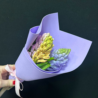 Микс из 3 гиацинтов в сиреневом фоамиране