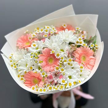 Микс из кустовых хризантем, гермини и ромашек в фоамиране 