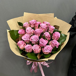 Букет из 19 роз Маритим в крафте ( 50 см)