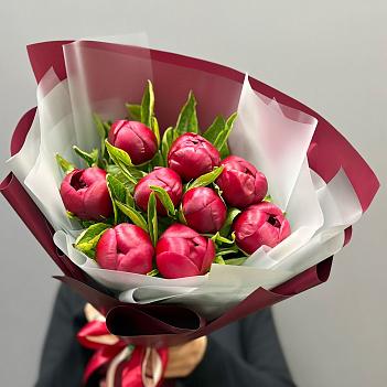 Монобукет из 9 пионов Ред Шарм 