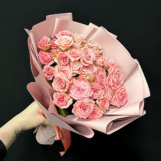 Букет из 9 кустовых роз Одилия (40 см)