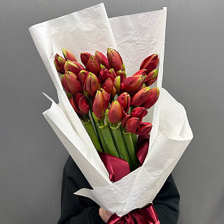 Монобукет из 15 красных амариллисов