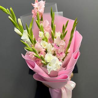 Микс из 9 гладиолусов в розовом фоамиране