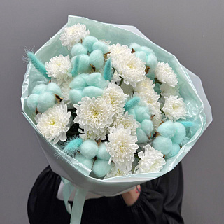 Микс из кустовых хризантем, хлопка и лагуруса