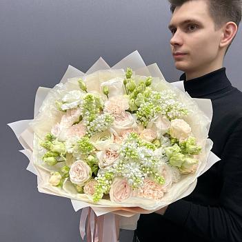 Микс с ранункулюсами, сиренью и розами