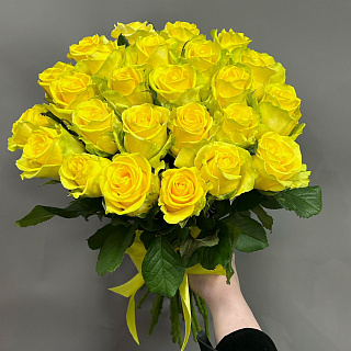 Букет из 25 желтых роз ( 50 см)