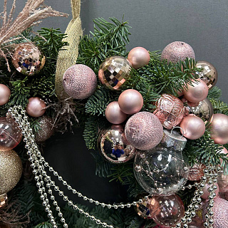 Венок из нобилиса с пудровым декором