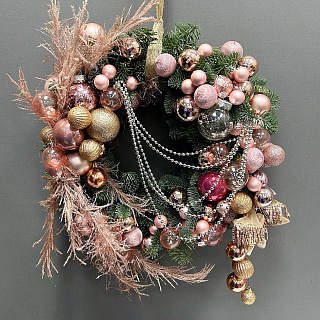 Венок из нобилиса с пудровым декором