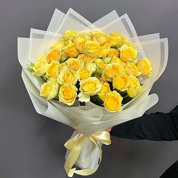 Букет из 11 кремово-желтых кустовых роз 