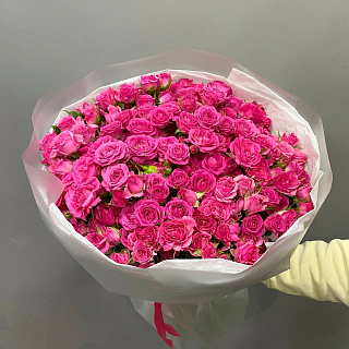 Букет из 29 кустовых роз 