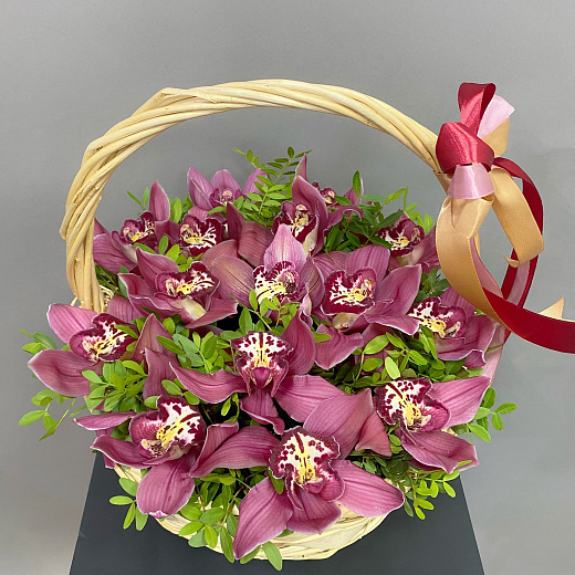 Букет из розовых орхидей в корзине ( 13 шт)
