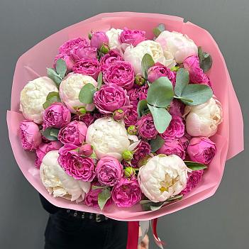 Микс из пионовидных роз Мисти Баблс и пионов Гардения (19 шт)