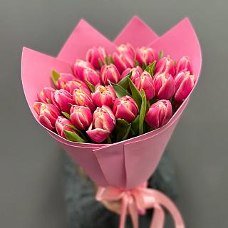 Букет из 25 пионовидных тюльпанов Колумбус в розовом фоамиране