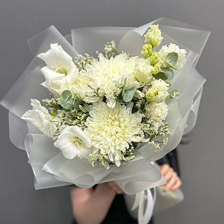 Букет из белых хризантем, гладиолусов , эустомы и лимониума