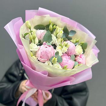 Микс из 5 пионов Сара Бернар и белой эустомы
