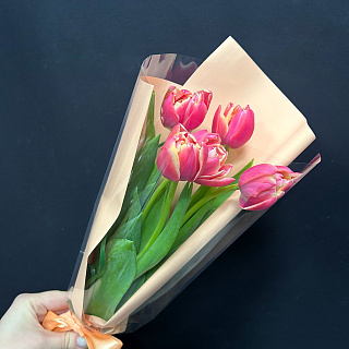 Букет из 5 пионовидных тюльпанов Колумбус
