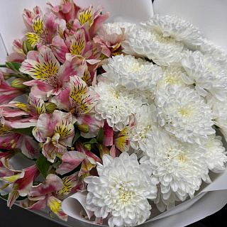 Микс из кустовых хризантем и альстромерий