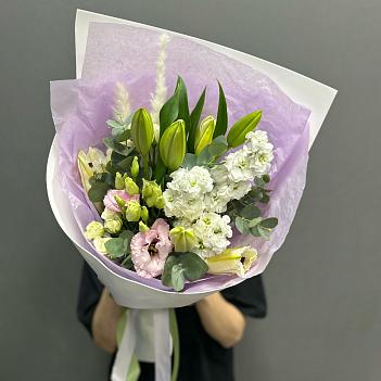 Микс с лилией, маттиолой и эустомой
