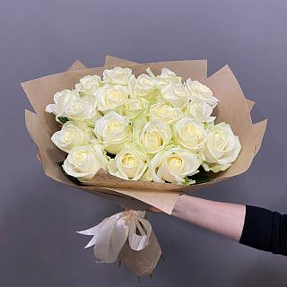Букет из белых роз, 19 штук (60 см)