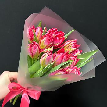 Букет из 11 пионовидных тюльпанов Флэш Поинт в матовой пленке