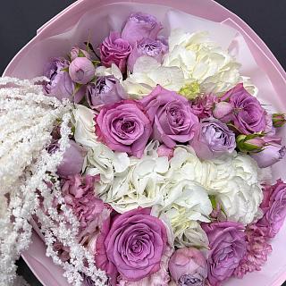 Микс из сиреневых роз, гортензий и эустомы