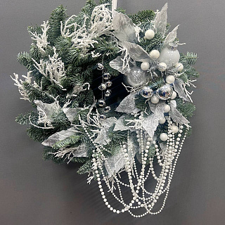 Венок из нобилиса с серебрянным декором и жемчугом