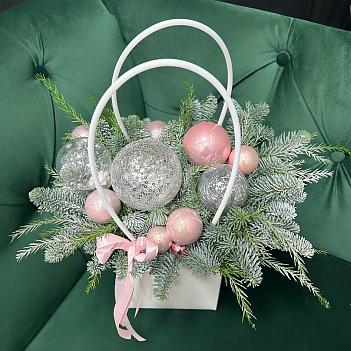 Белая сумочка с Новогодним декором Белая сумочка с Новогодним декором