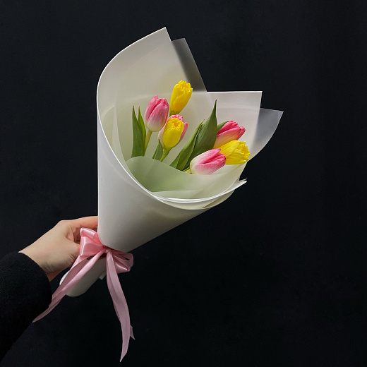 Букет из тюльпанов и нарциссов в фоамиране с доставкой в Москве